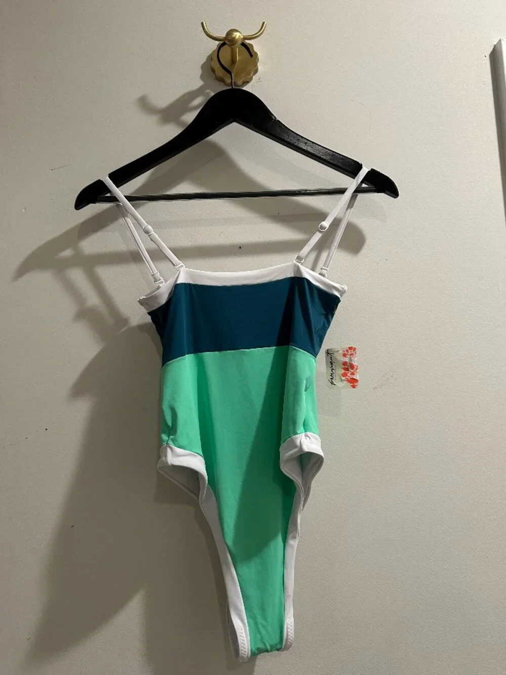 Oneone free people